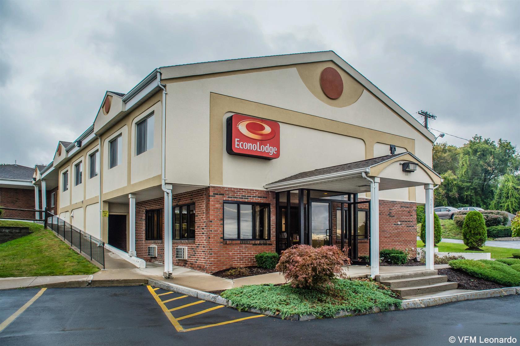 Econo Lodge Dewitt I-90 מראה חיצוני תמונה