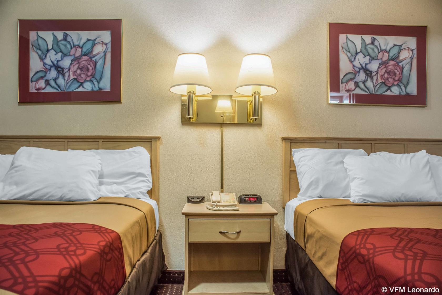 Econo Lodge Dewitt I-90 מראה חיצוני תמונה