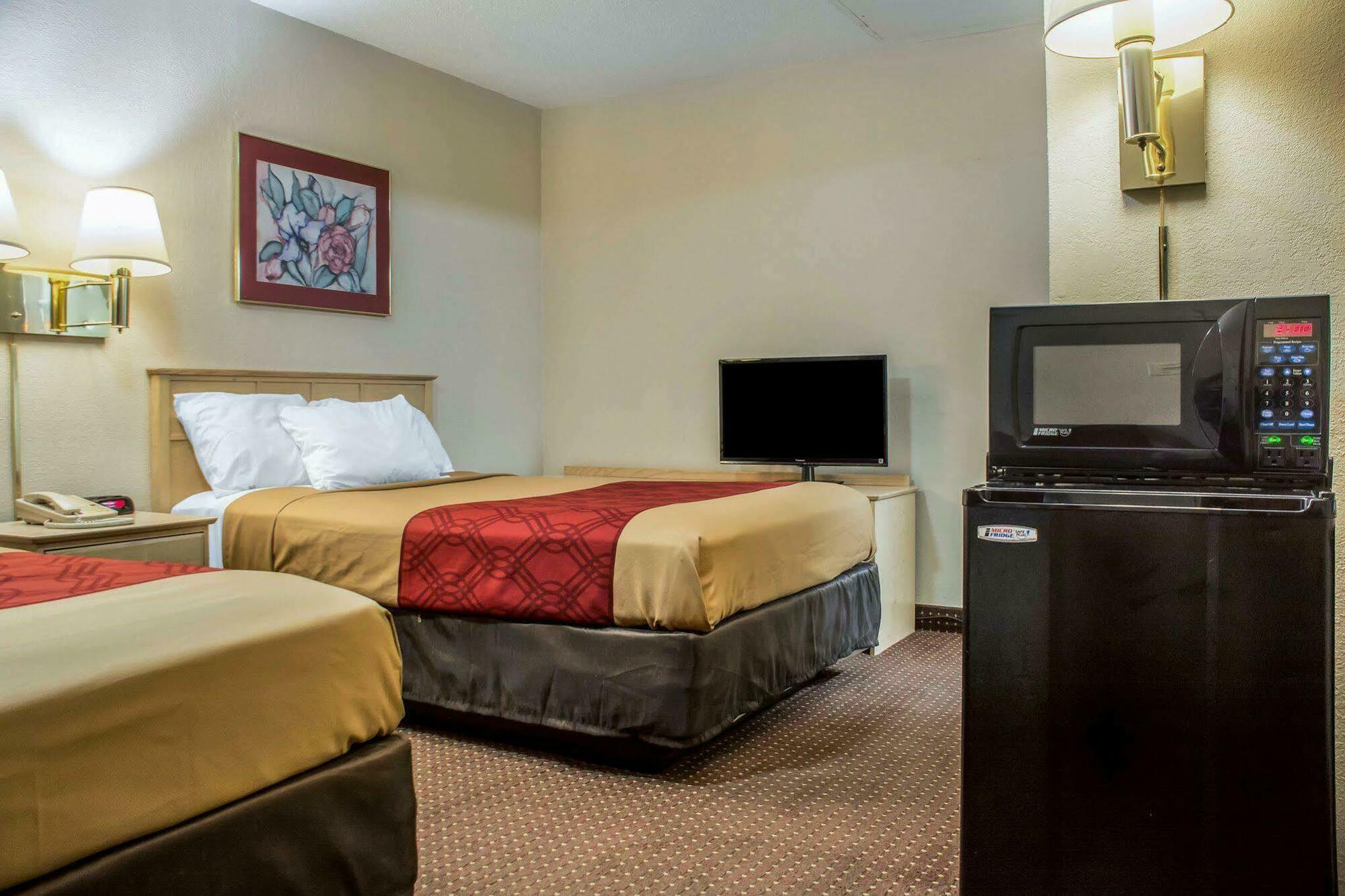 Econo Lodge Dewitt I-90 מראה חיצוני תמונה